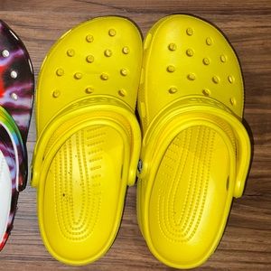 Yellow size 8 woman’s crocs